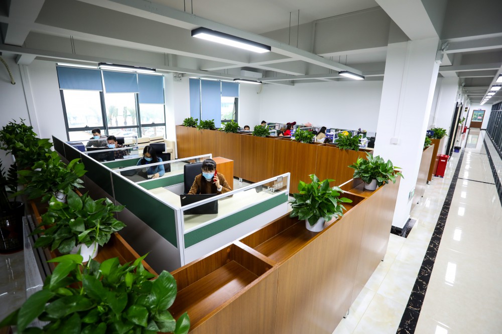 办公室办公场景.jpg